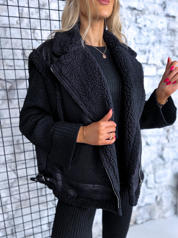 OVERSIZE veste ar siltumiņu - MELNA
